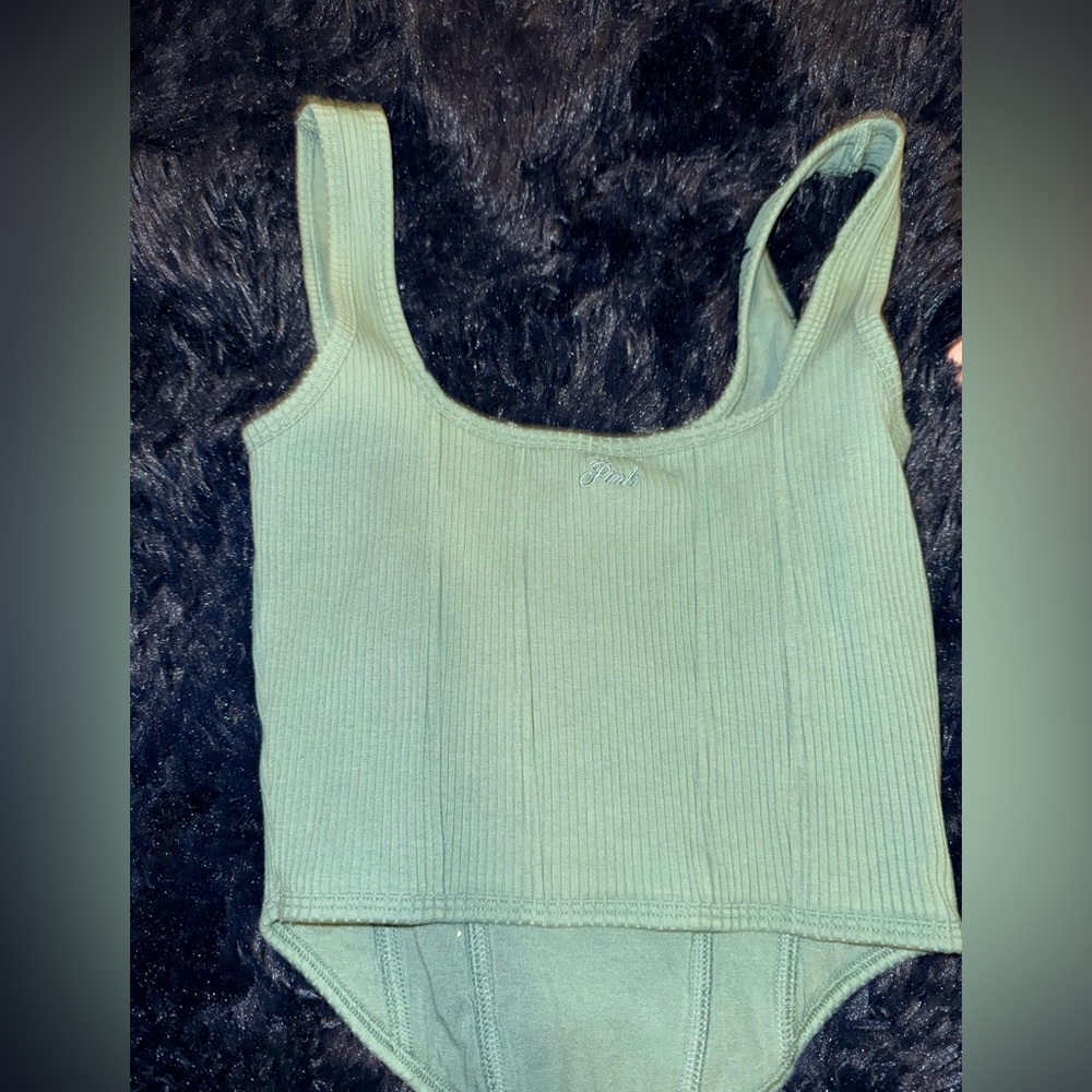 Green Ribbed Tank Top - Picture 5 of 6